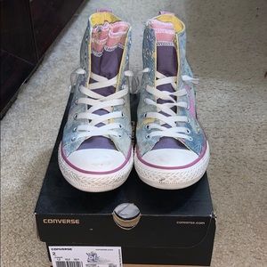 Paint splattered converse size 2